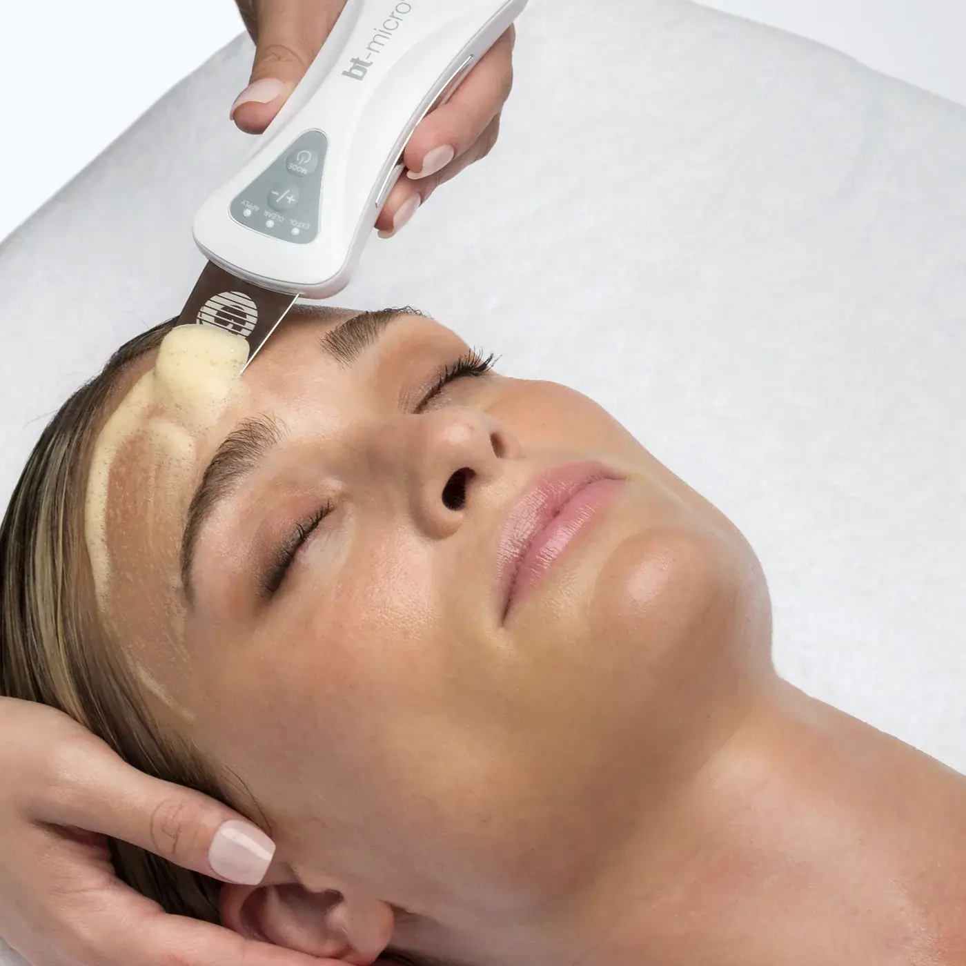 Bio-Therapeutic Aquafuse Foam Peel 4oz, lifestyle view