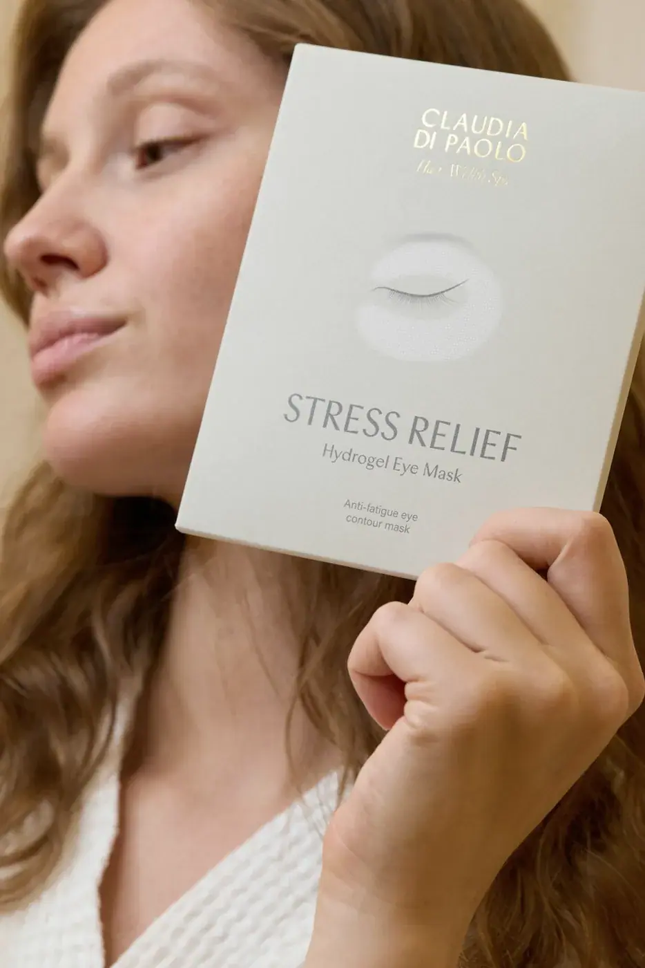 Claudia di Paolo Stress Relief Eye Mask, lifestyle view