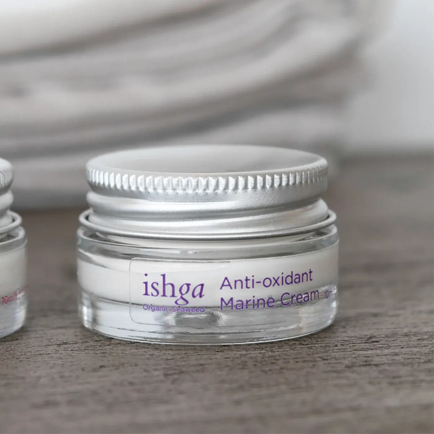 ishga Anti-oxidant Marine Cream 10ml, texture view