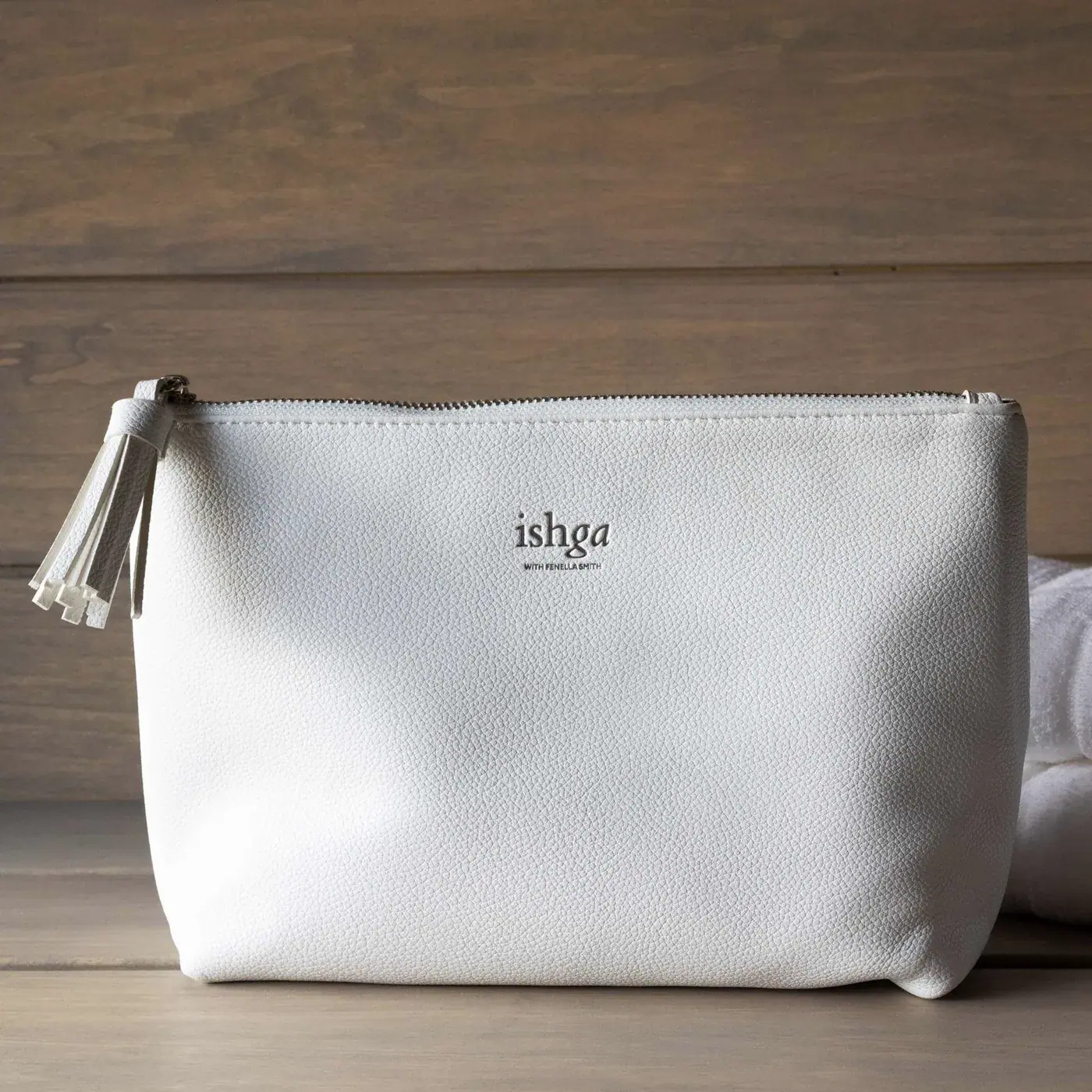 ishga ishga 100% Vegan Leather Tassel Washbag, detail view