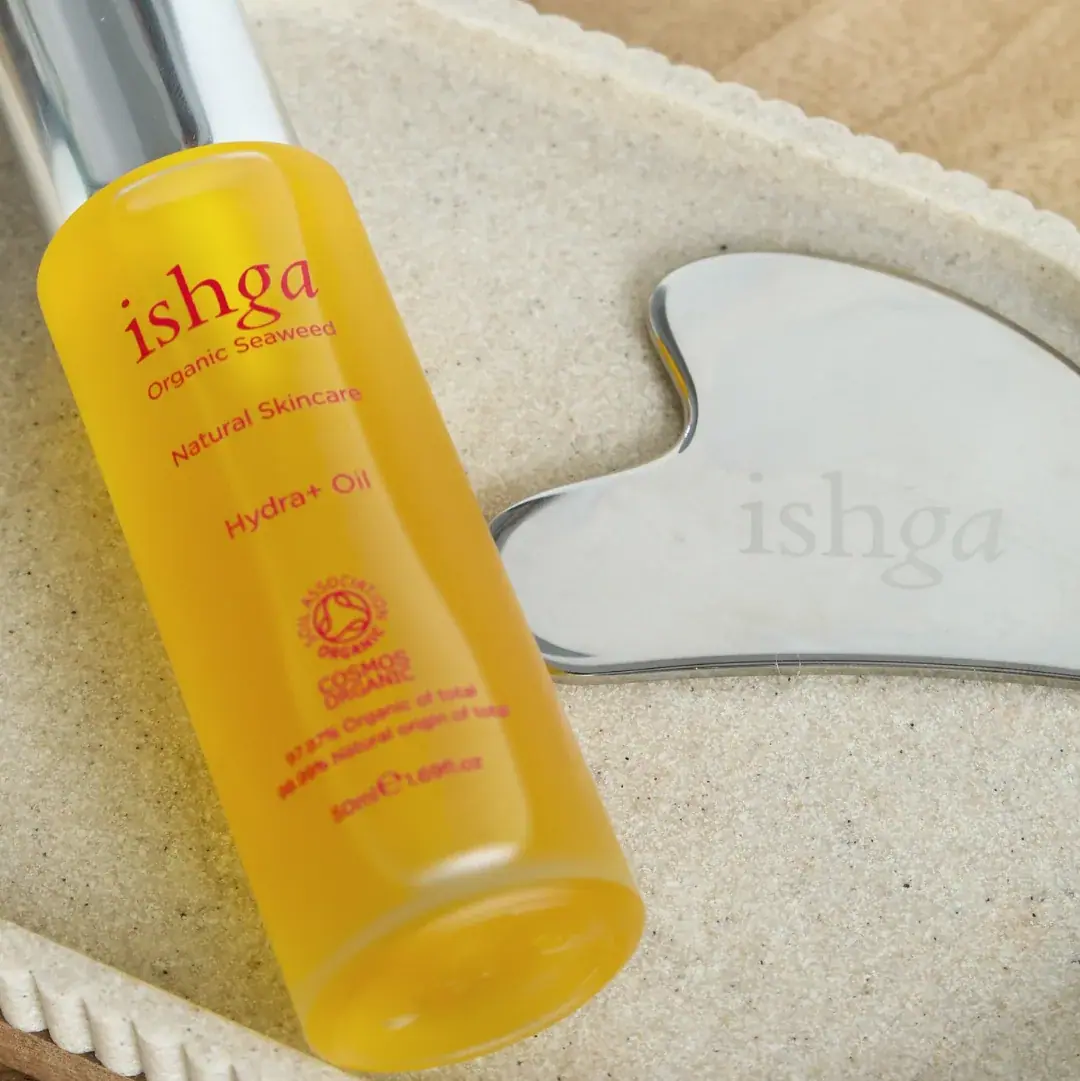 ishga ishga Gua Sha, lifestyle view