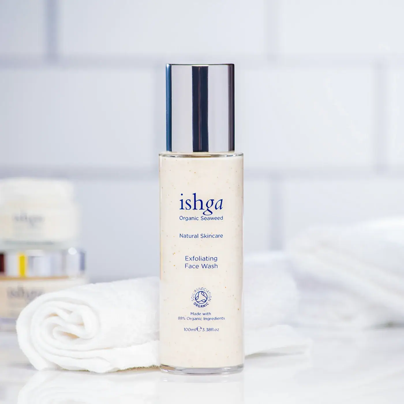ishga Refresh Gift Set, lifestyle view