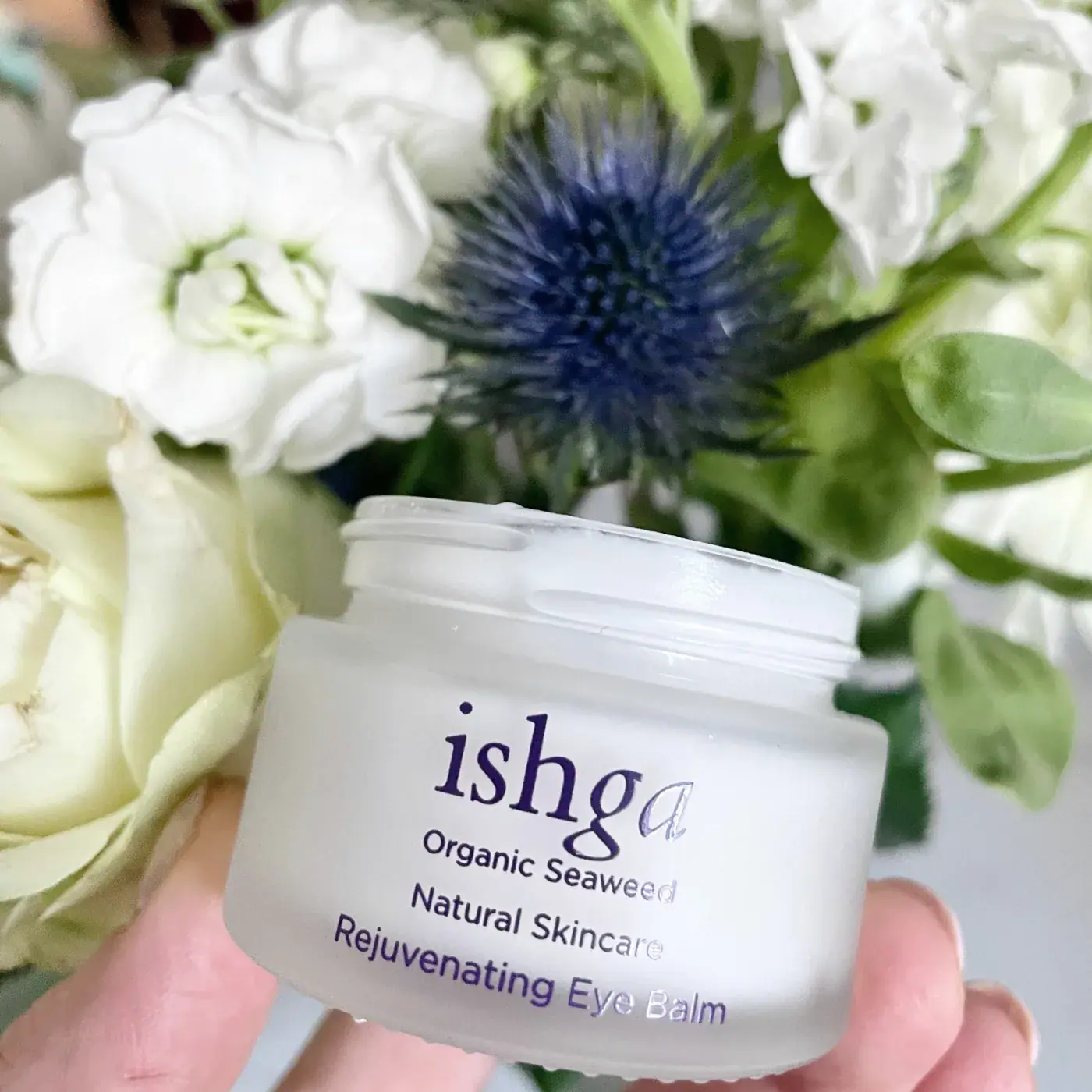ishga Rejuvenating Eye Balm 30ml, lifestyle view