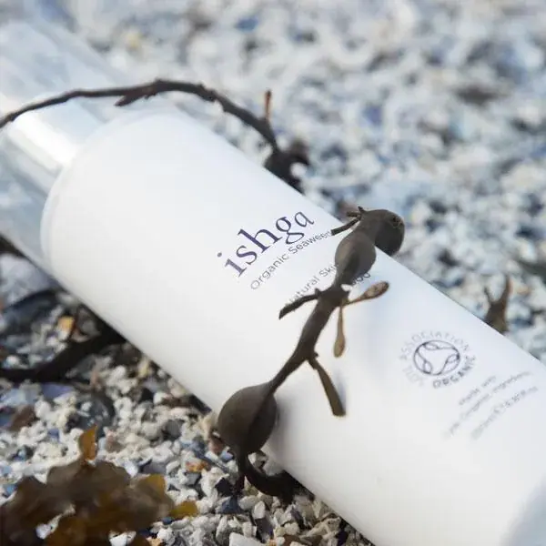 ishga Shampoo 250ml, lifestyle view