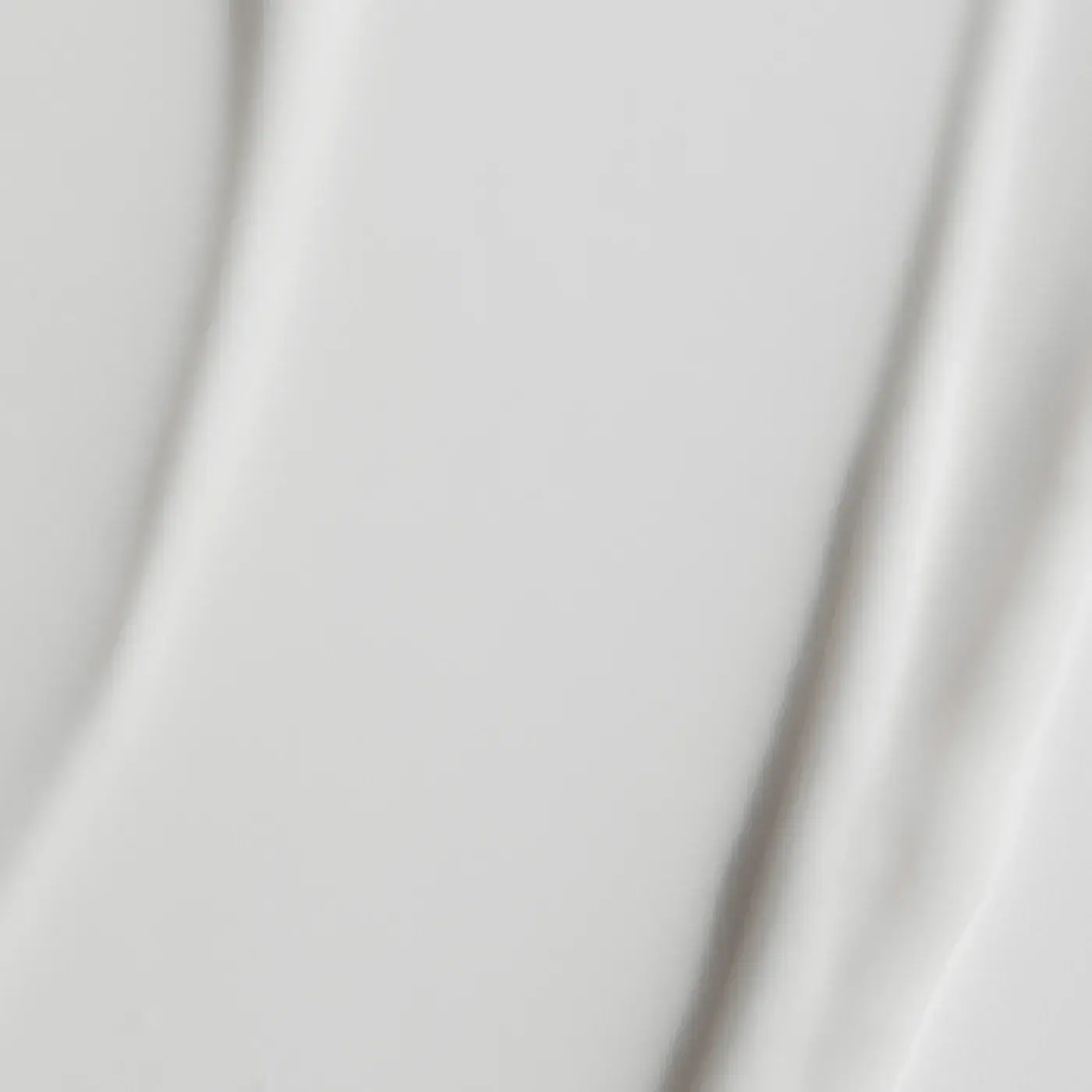 Omorovicza Elemental Emulsion Moisturiser 50ml, texture view