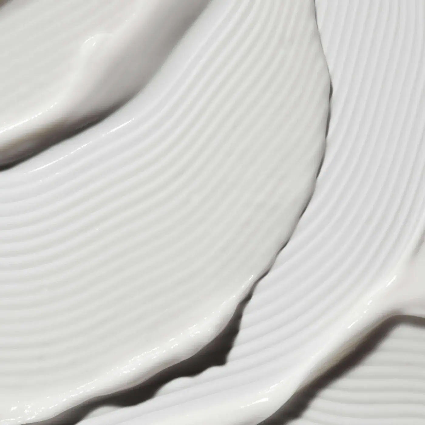 Omorovicza Illuminating Moisturiser 30ml, detail view