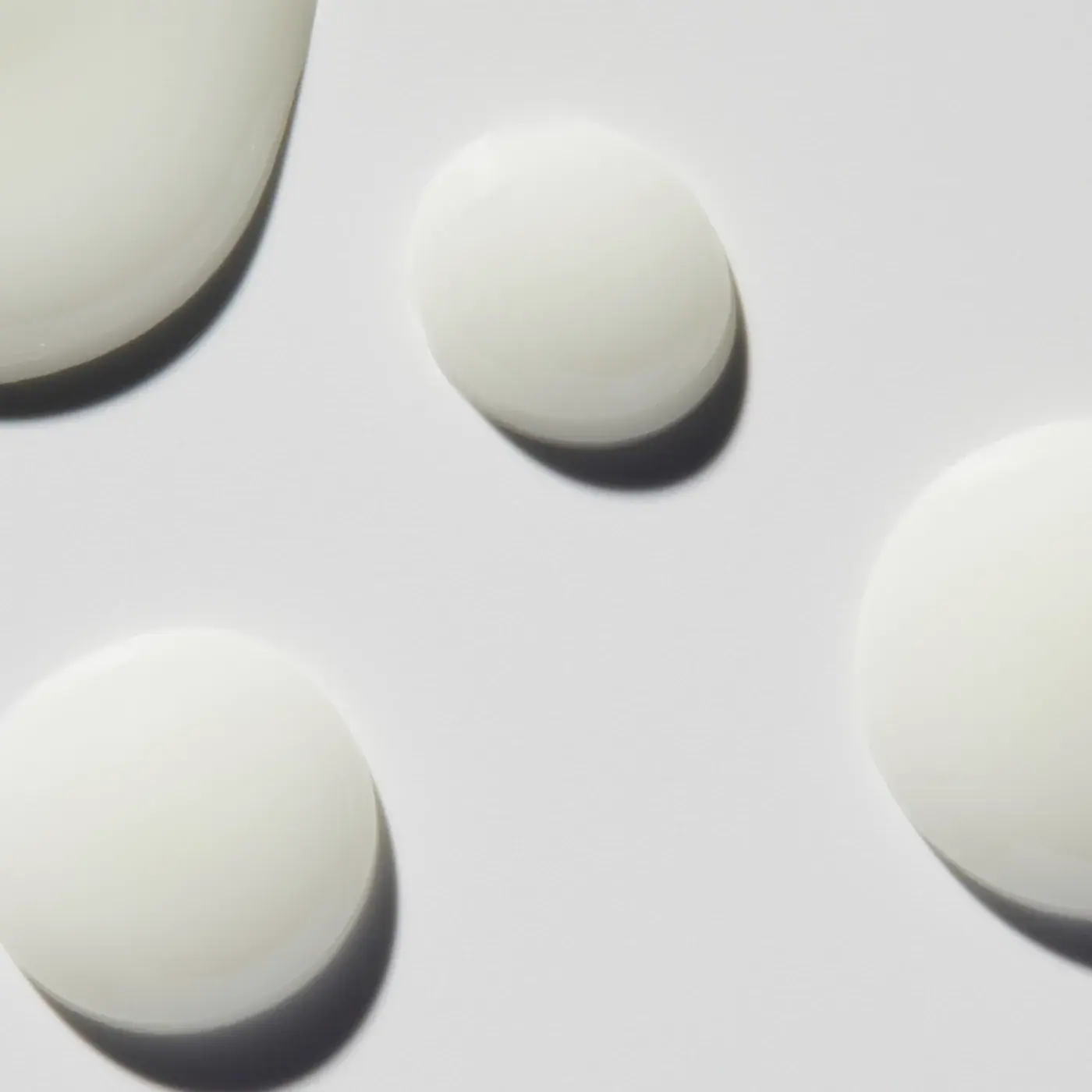 Omorovicza Radiant Complexion Duo, texture view