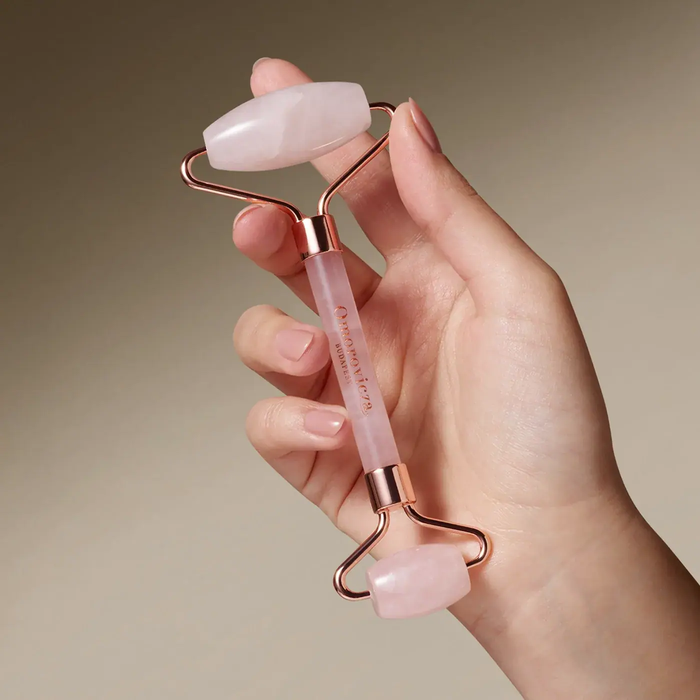 Omorovicza Rose Quartz Roller, detail view