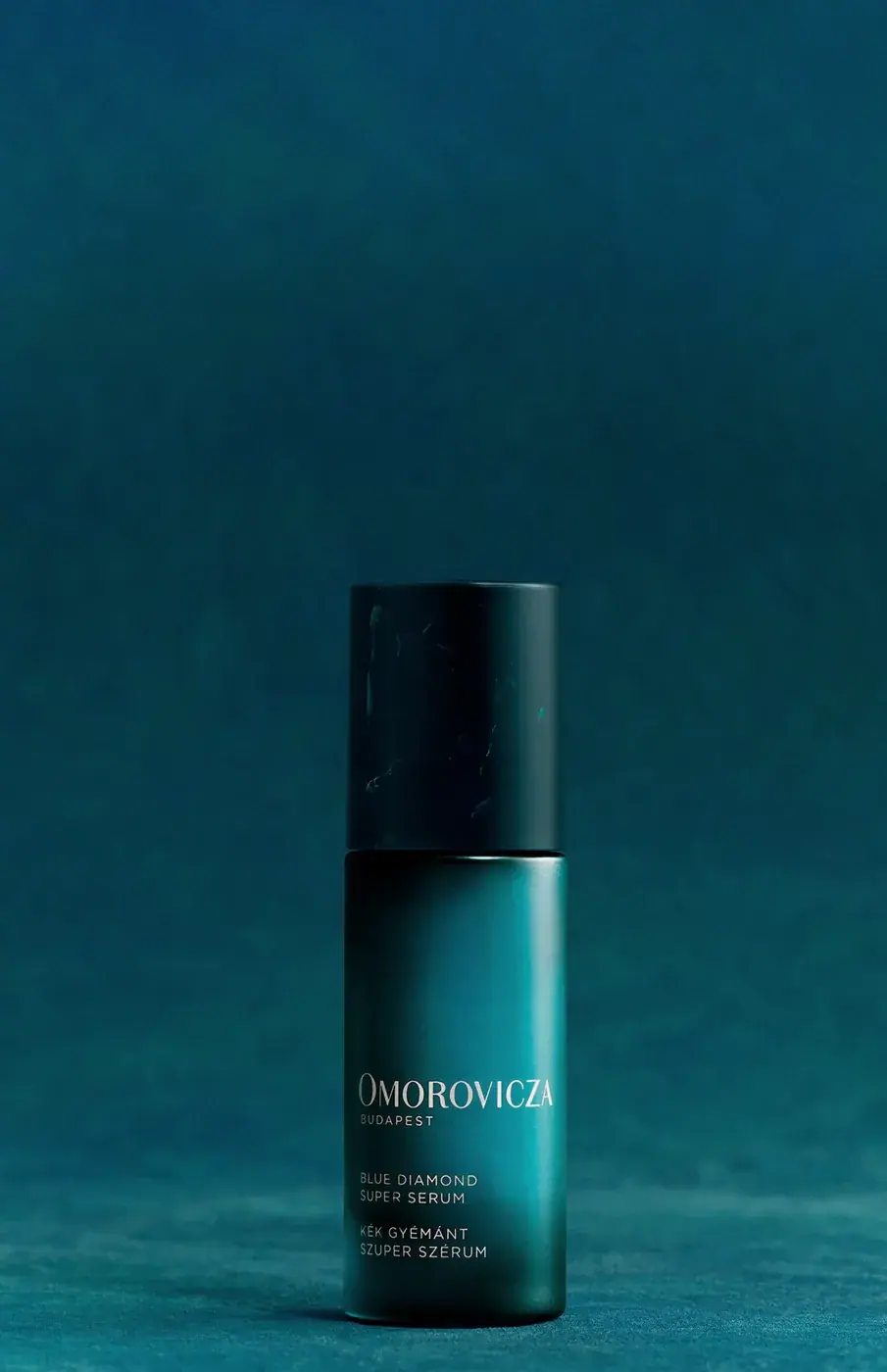 Omorovicza The Blue Diamond Ritual Giftset, lifestyle view