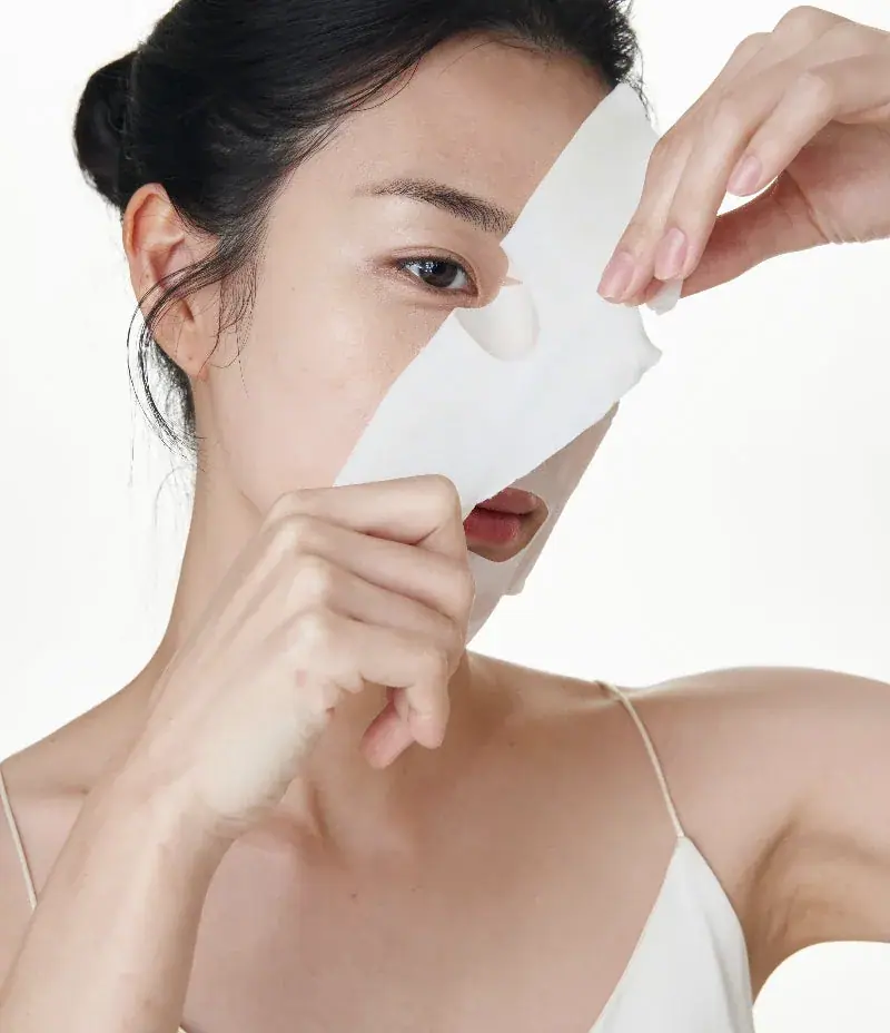 OxygenCeuticals Ceutisome PP Mask, lifestyle view