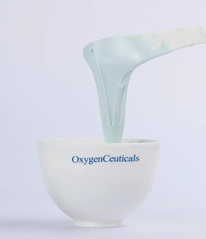 OxygenCeuticals VC Modeling Mask (Purifying Treatment) 1kg/35.2oz, lifestyle view